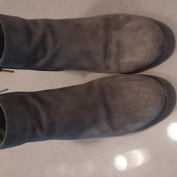 Lord & Taylor Grey Bootie S7 - Picture 5 of 6